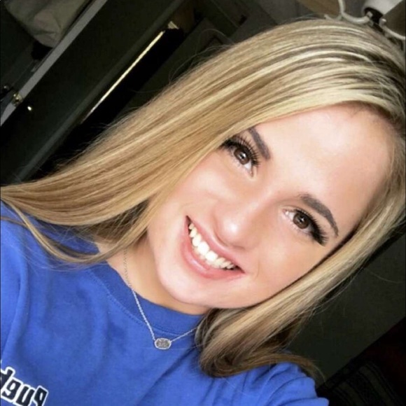 Meet your Posher, Lauren - Picture 1 of 1